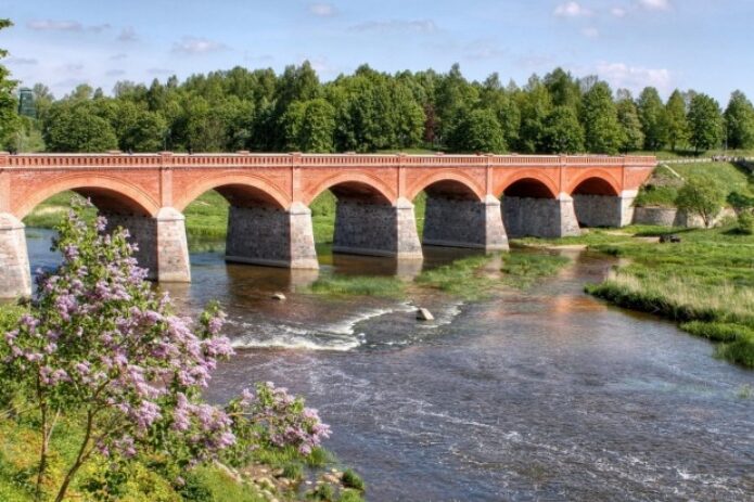 Latvijos Venecija – Kuldyga, saldi degustacija ir senamiesčio šventė!